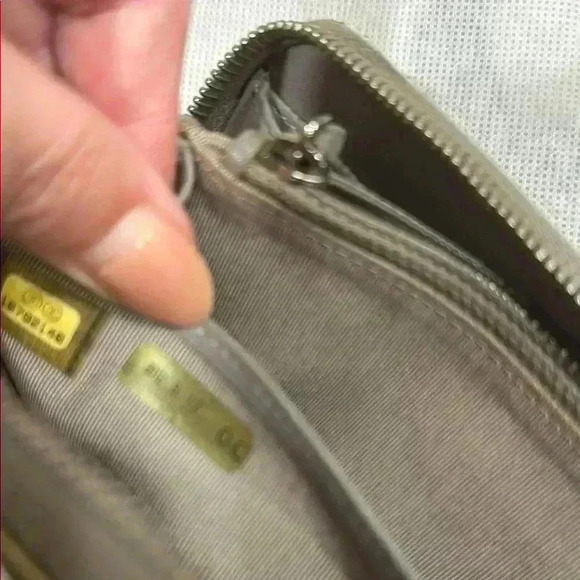 Chanel Gold Women's Wallet - Picture 9 of 14